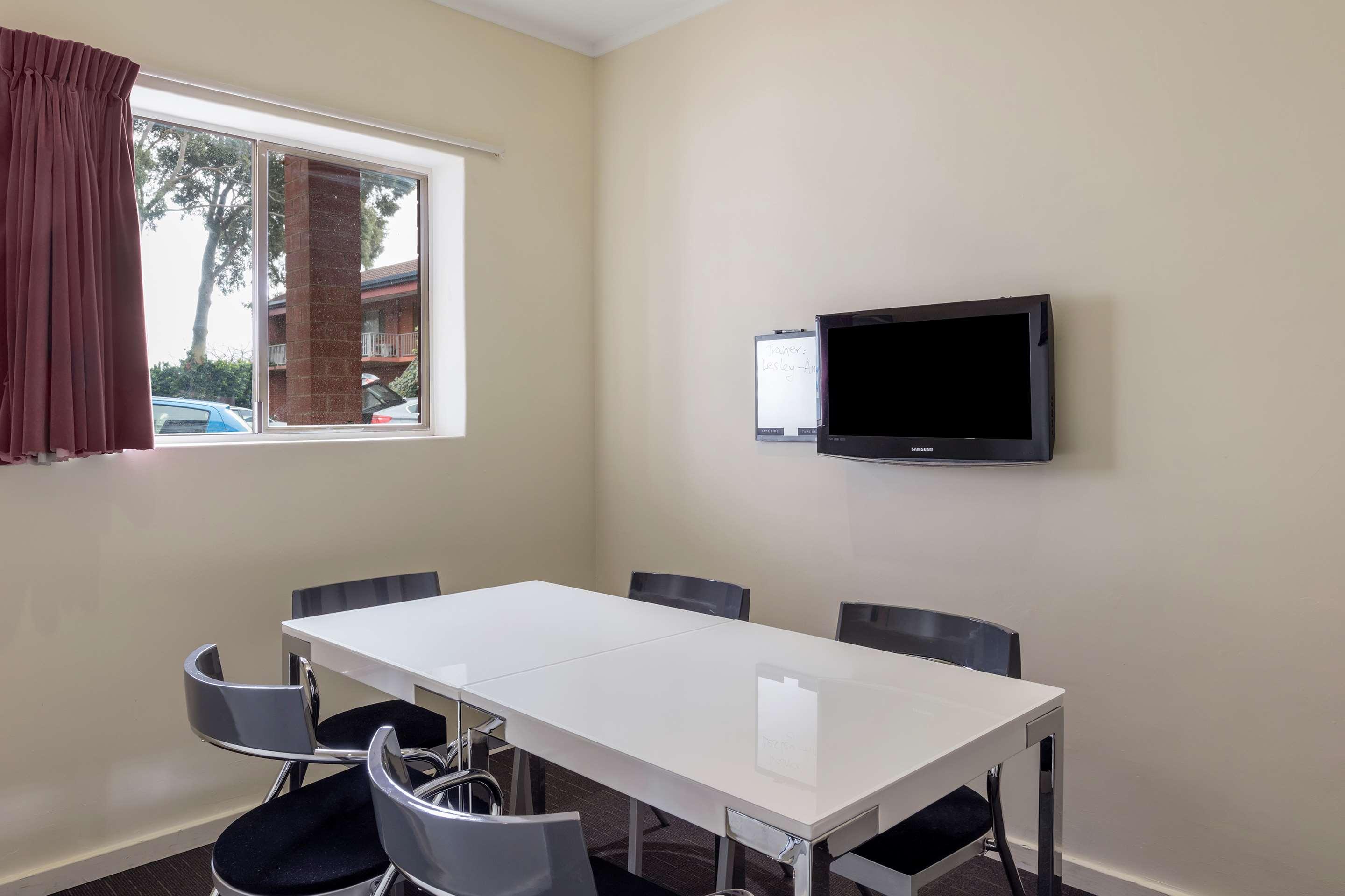 Best Western Plus Service Inn & Suites Lethbridge Exteriör bild