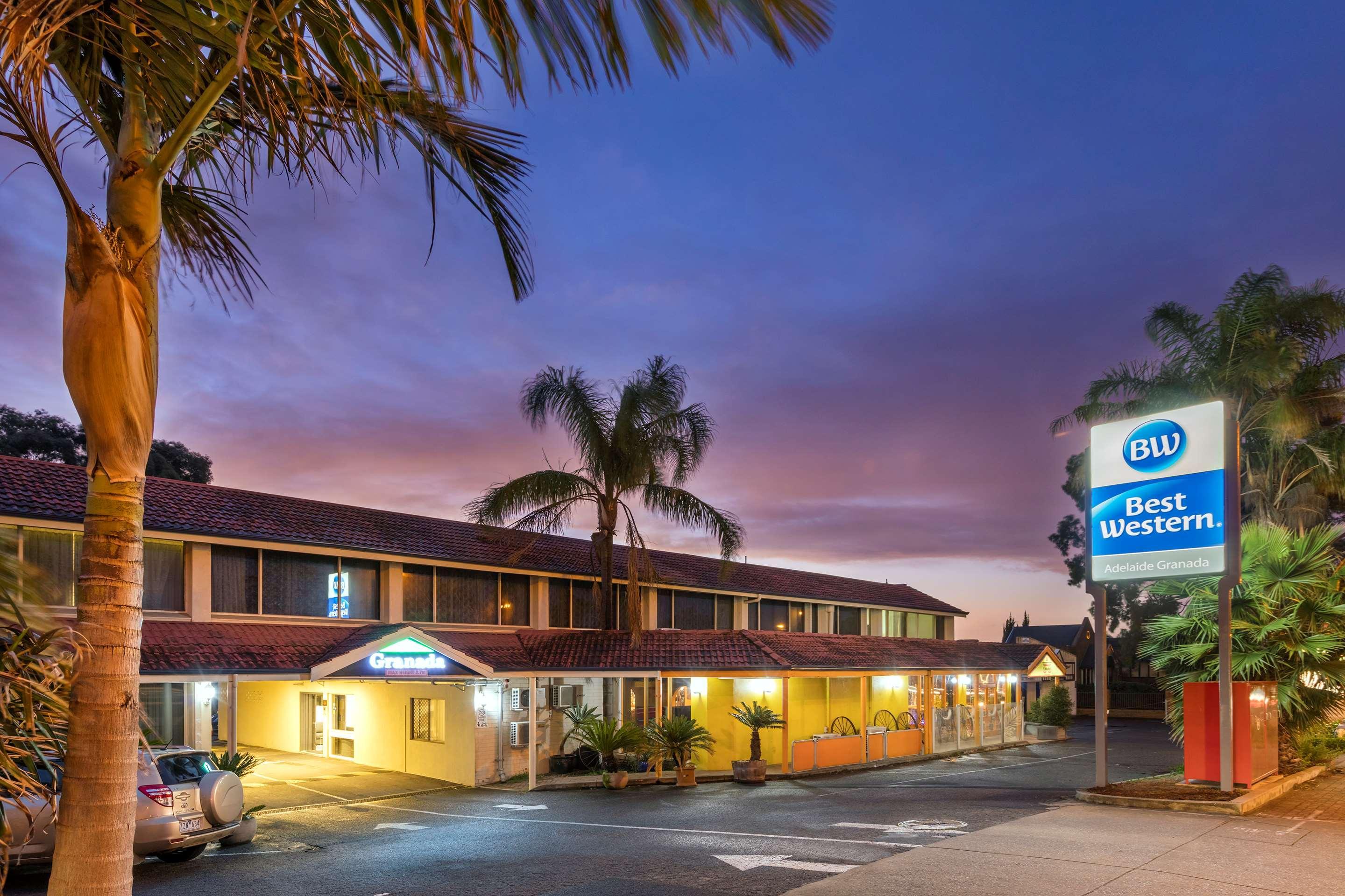 Best Western Plus Service Inn & Suites Lethbridge Exteriör bild