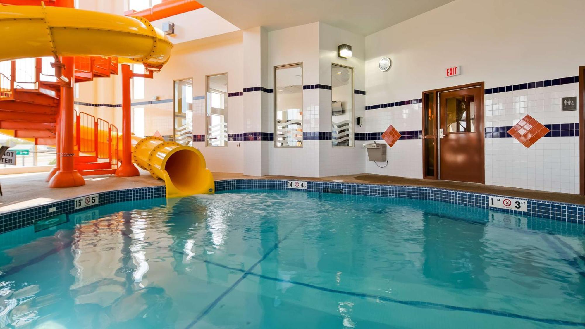 Best Western Plus Service Inn & Suites Lethbridge Exteriör bild