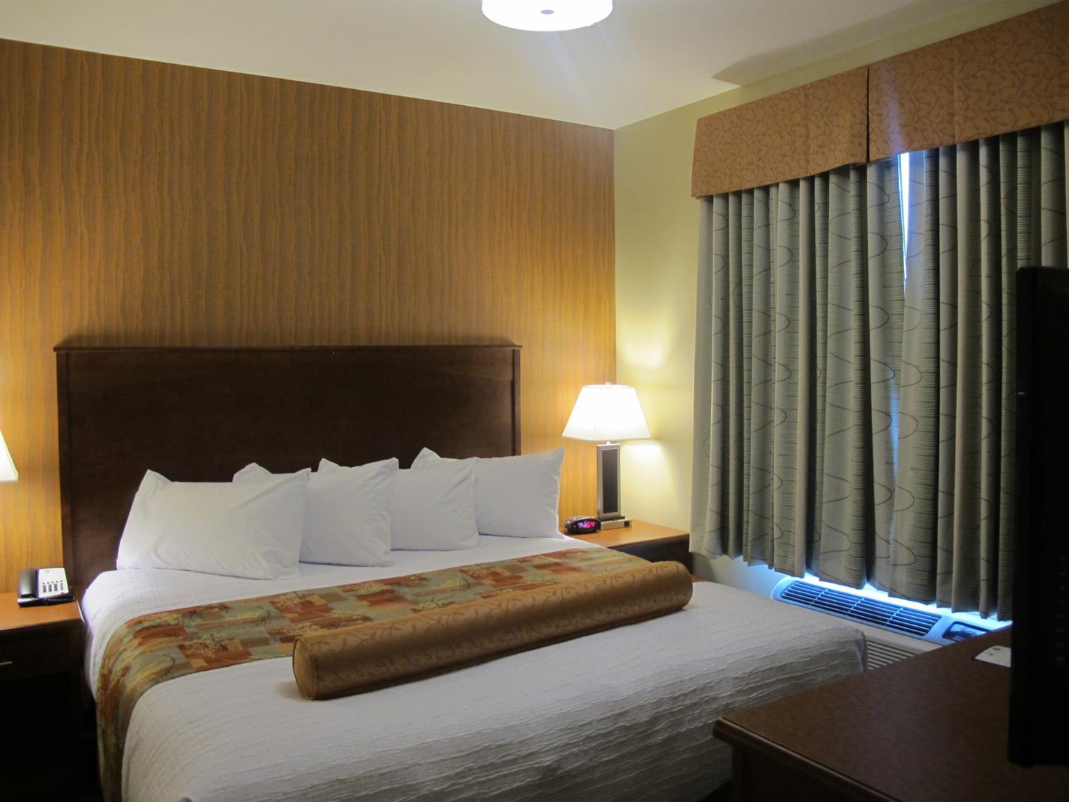 Best Western Plus Service Inn & Suites Lethbridge Exteriör bild